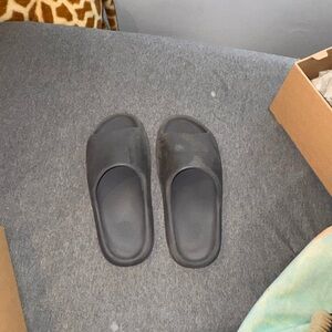 Black Yeezy onyx Slide Sandals